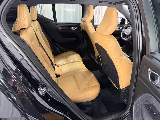2019 Volvo XC40 Momentum - Photo 8