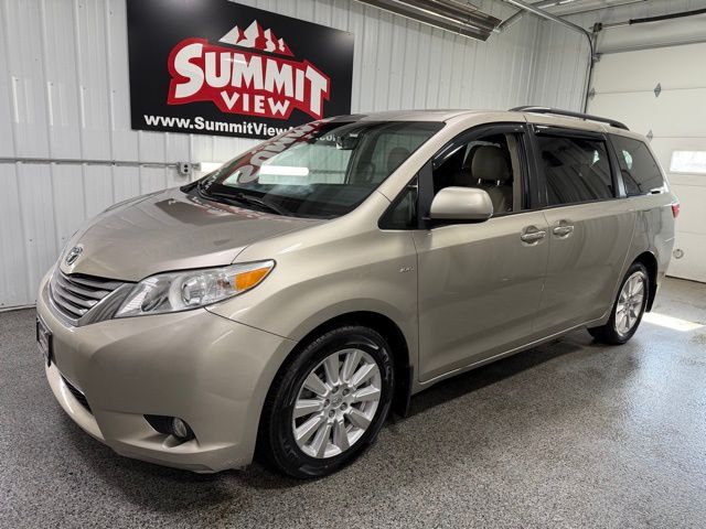 2017 Toyota Sienna XLE V6 AWD 7-Passenger's photo