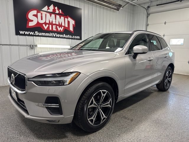 Silver 2022 Volvo XC60 B5 Momentum AWD SUV / Crossover All-Wheel Drive Automatic