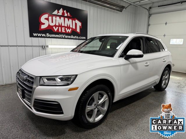 2020 Audi Q5 45 quattro S tronic Premium Plus's photo