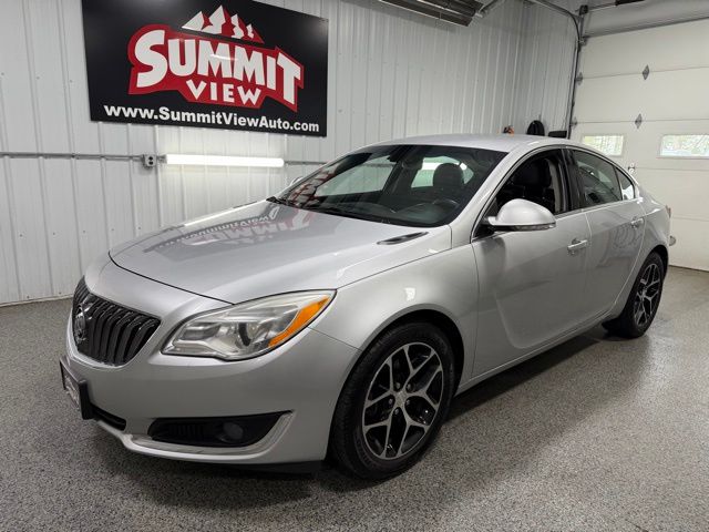 2017 Buick Regal Sport Touring's photo