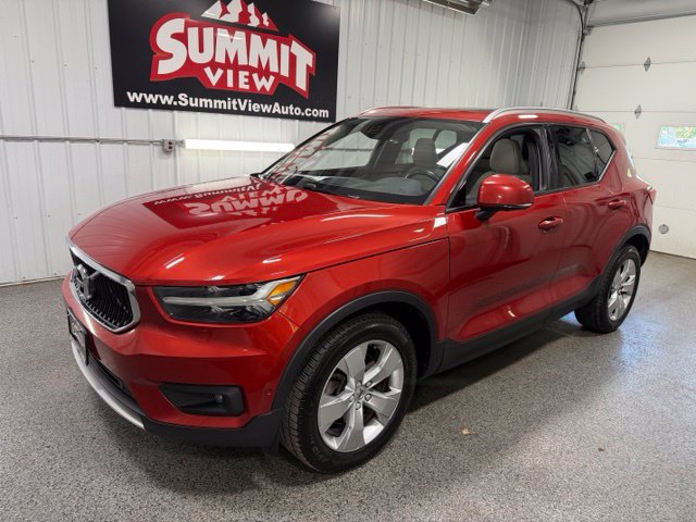 2019 Volvo XC40 Momentum