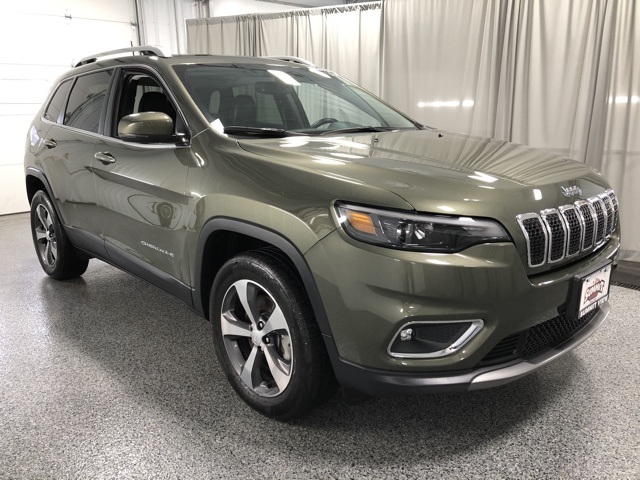 Sold 2019 Jeep Cherokee Limited in Spencerport