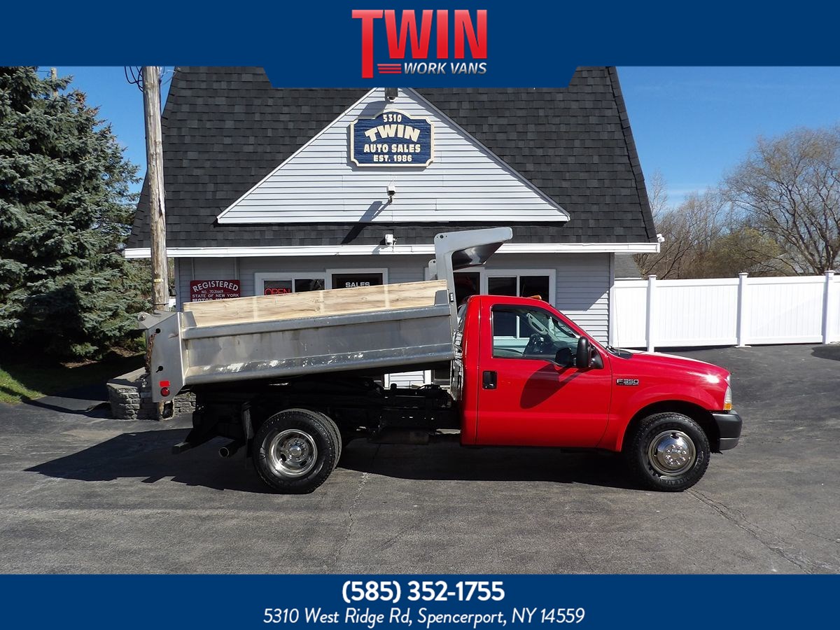 2004 Ford Super Duty F-350 DRW XL Dump Truck