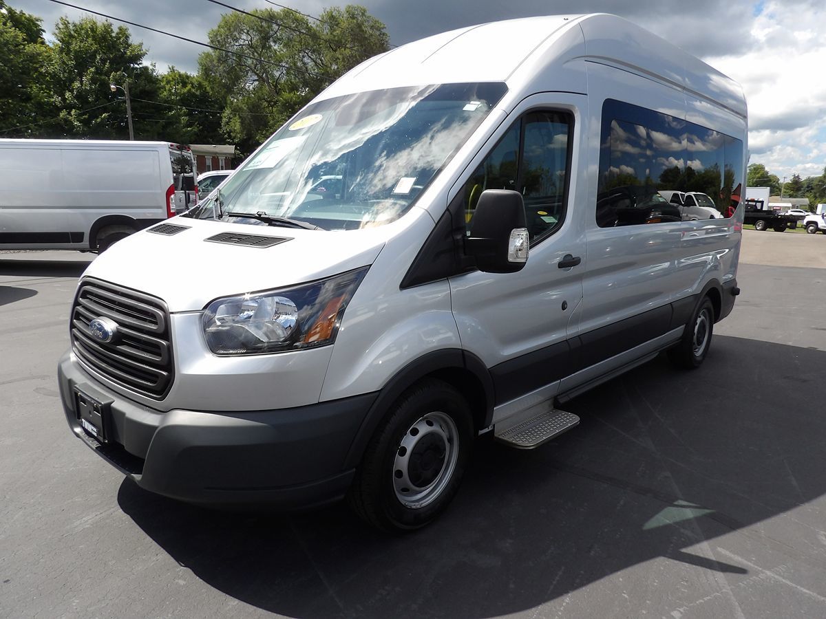 2017 Ford Transit Wagon XL - Photo 3