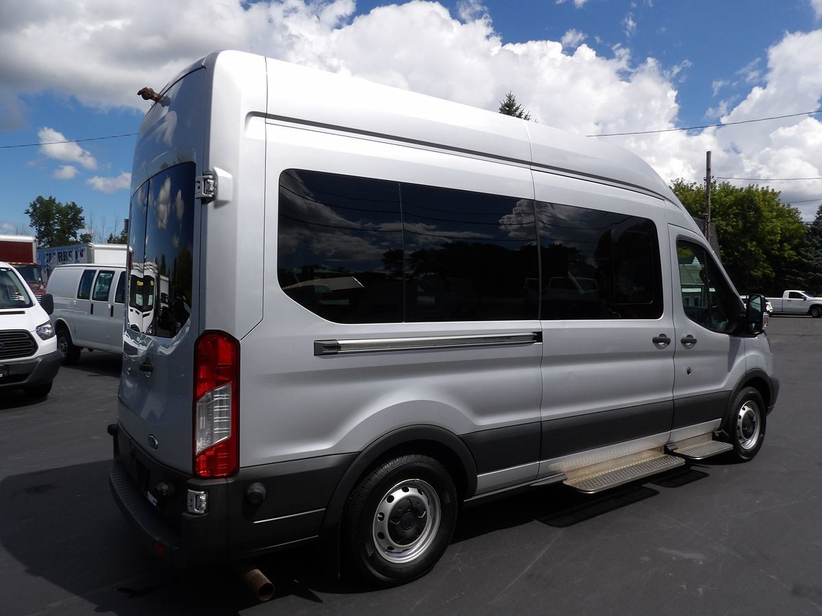 2017 Ford Transit Wagon XL - Photo 10