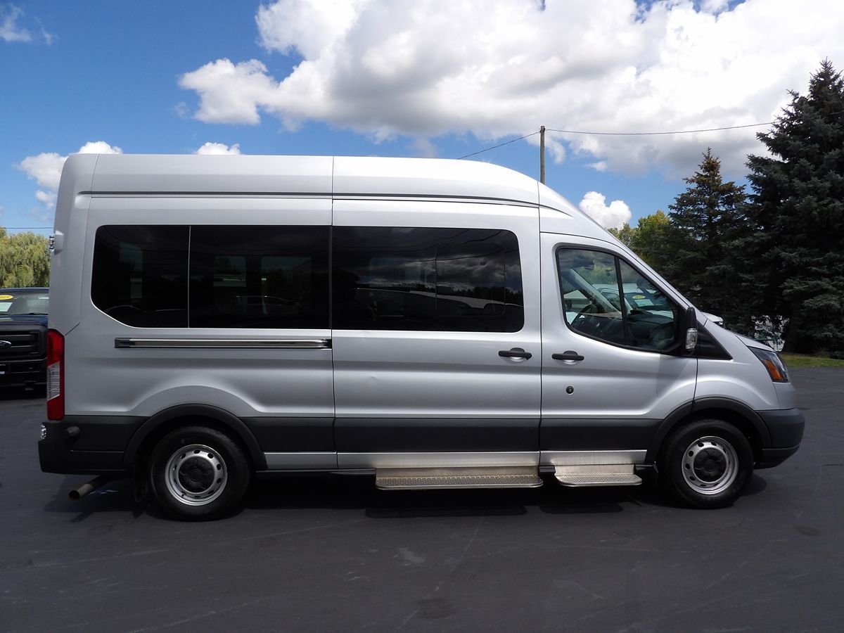 2017 Ford Transit Wagon XL - Photo 11