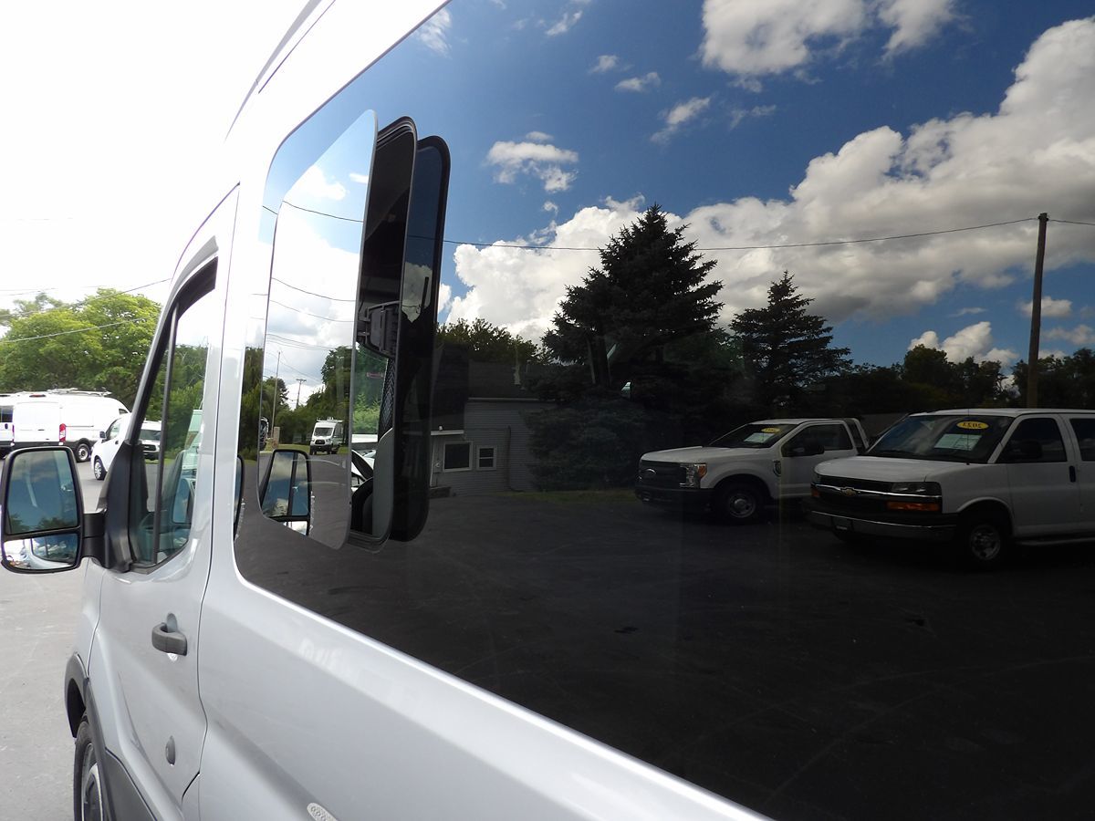 2017 Ford Transit Wagon XL - Photo 5