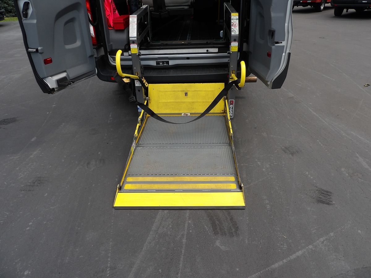 2017 Ford Transit Wagon XL - Photo 38