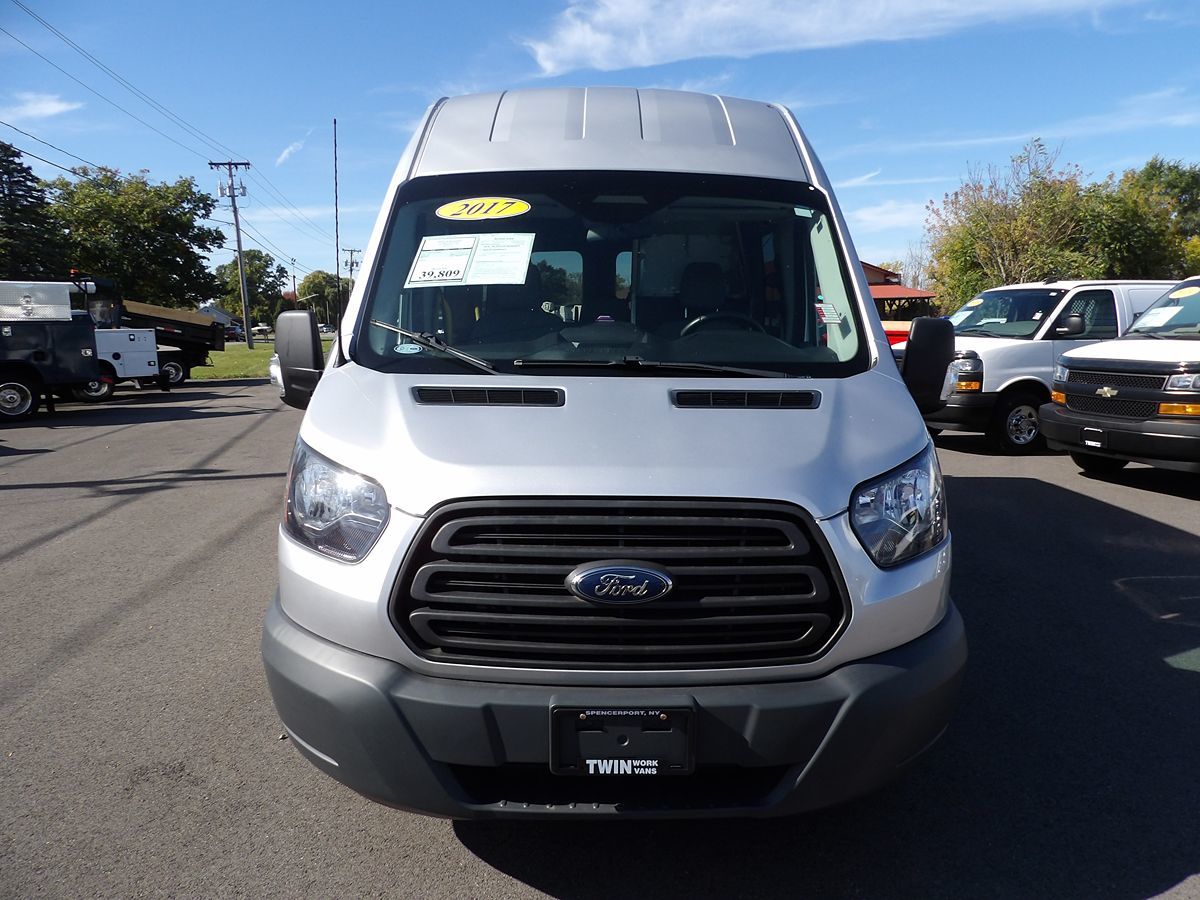 2017 Ford Transit Wagon XL - Photo 2