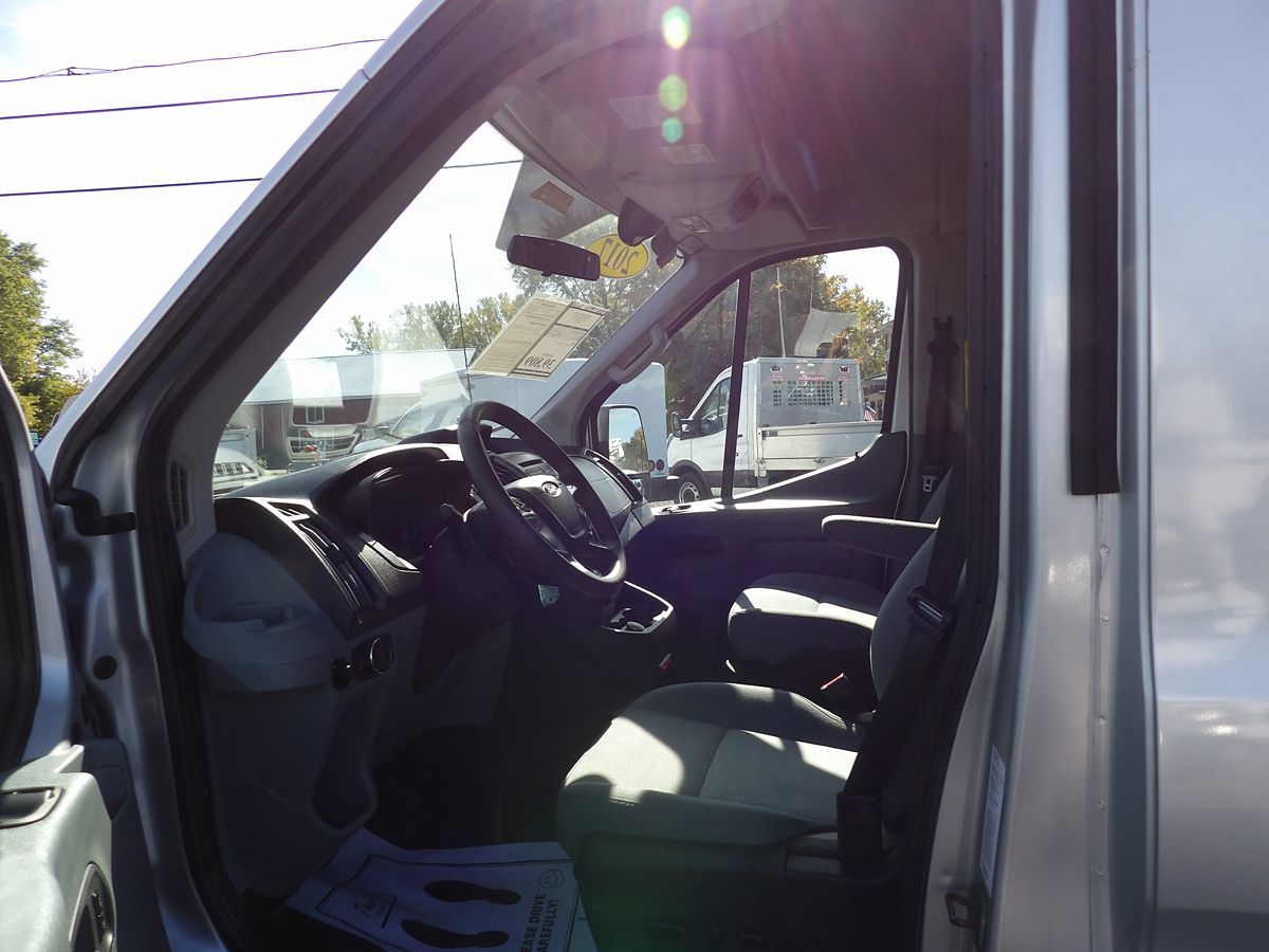 2017 Ford Transit Wagon XL - Photo 20