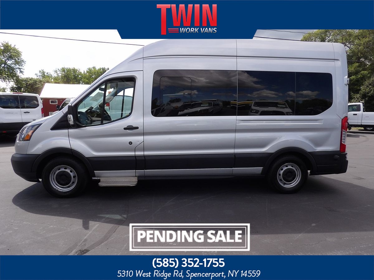 2017 Ford Transit Wagon XL - Photo 4