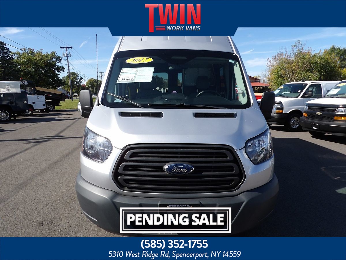 2017 Ford Transit Wagon XL - Photo 2