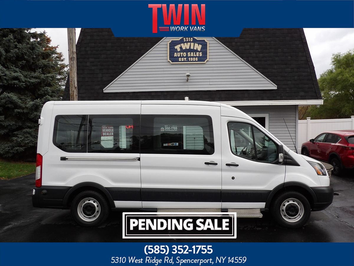 2017 Ford Transit Wagon XL - Photo 2