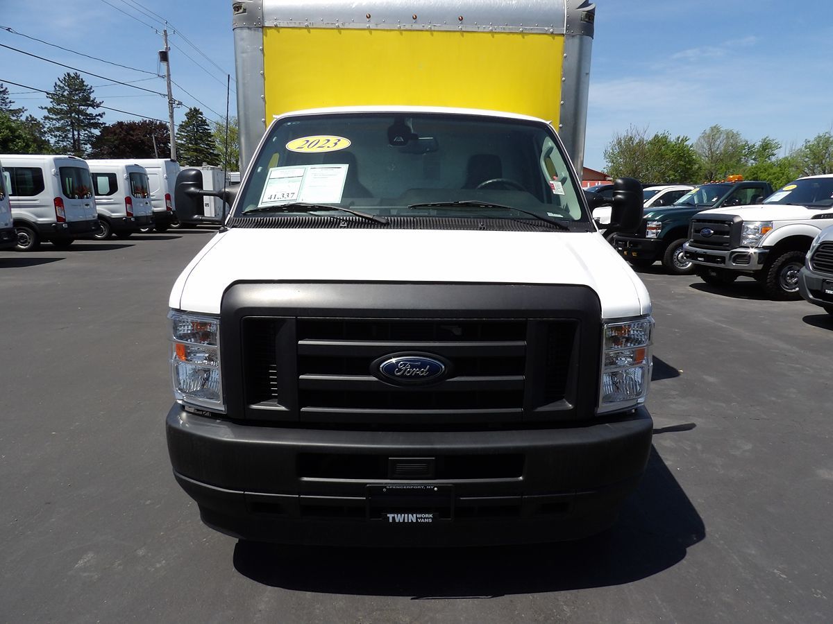2023 Ford E-Series Cutaway Base - Photo 2