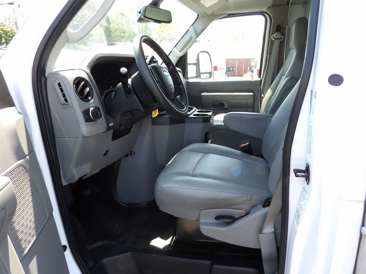 2023 Ford E-Series Cutaway Base - Photo 17