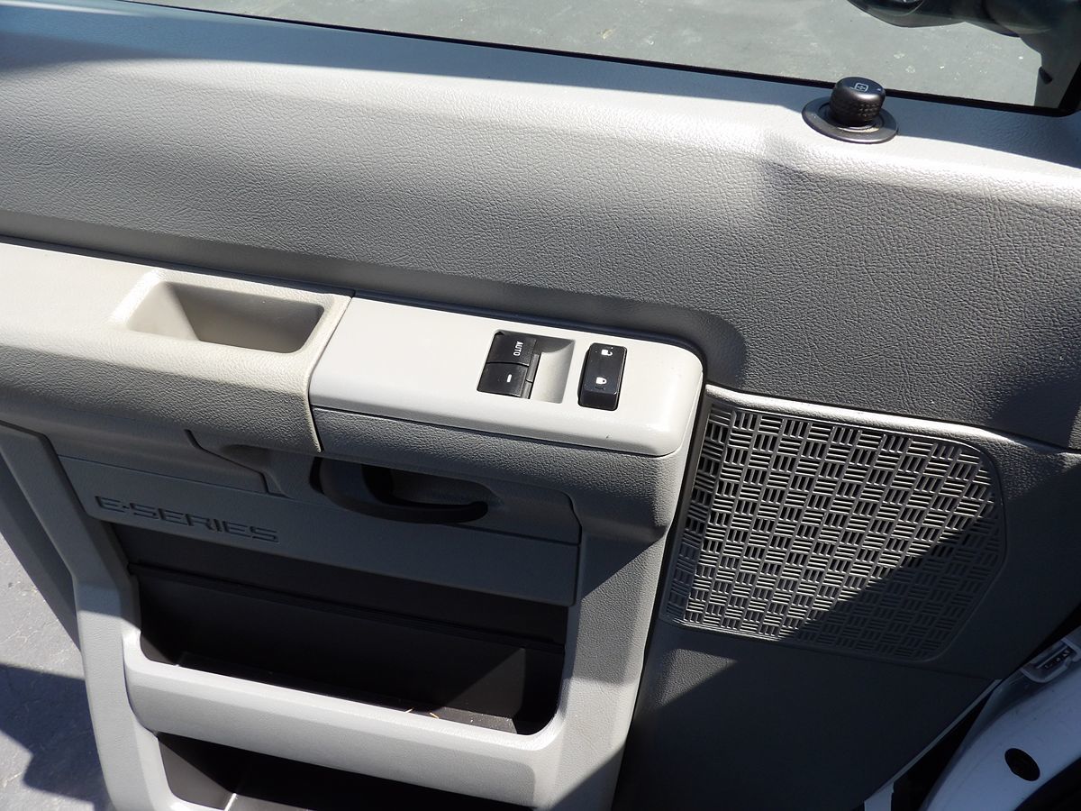 2023 Ford E-Series Cutaway Base - Photo 19