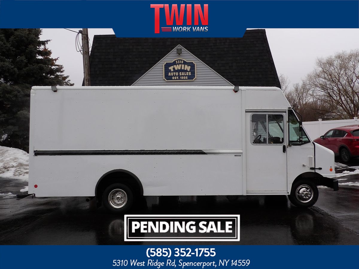 2023 Ford E-Series Chassis E-450 SD Stripped DRW RWD