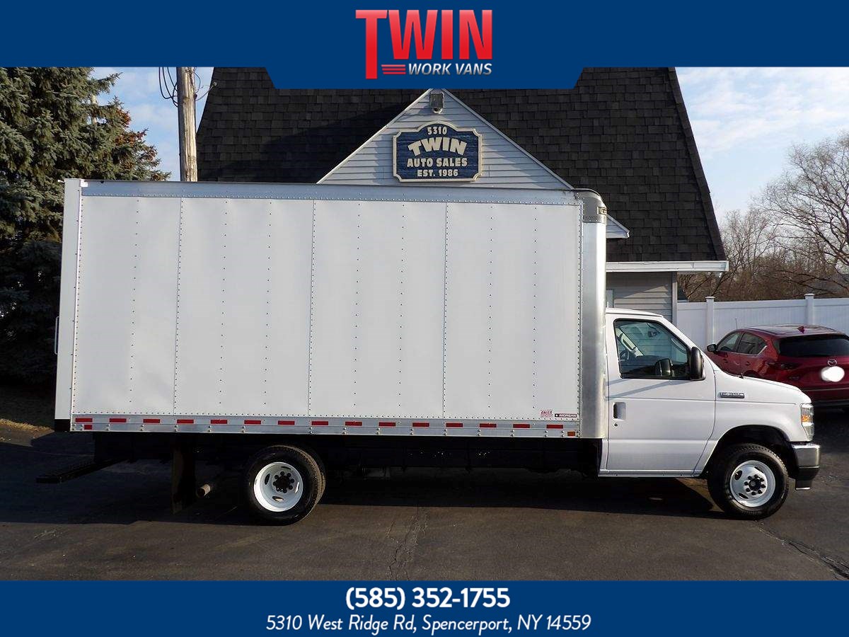 2022 Ford E-Series Chassis E-350 SD Cutaway SB RWD