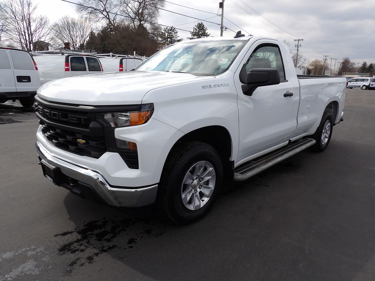 View vehicle photo 2