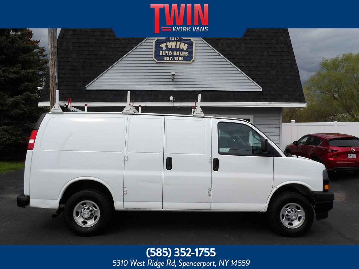 2023 Chevrolet Express 3500 Work Van HD's photo