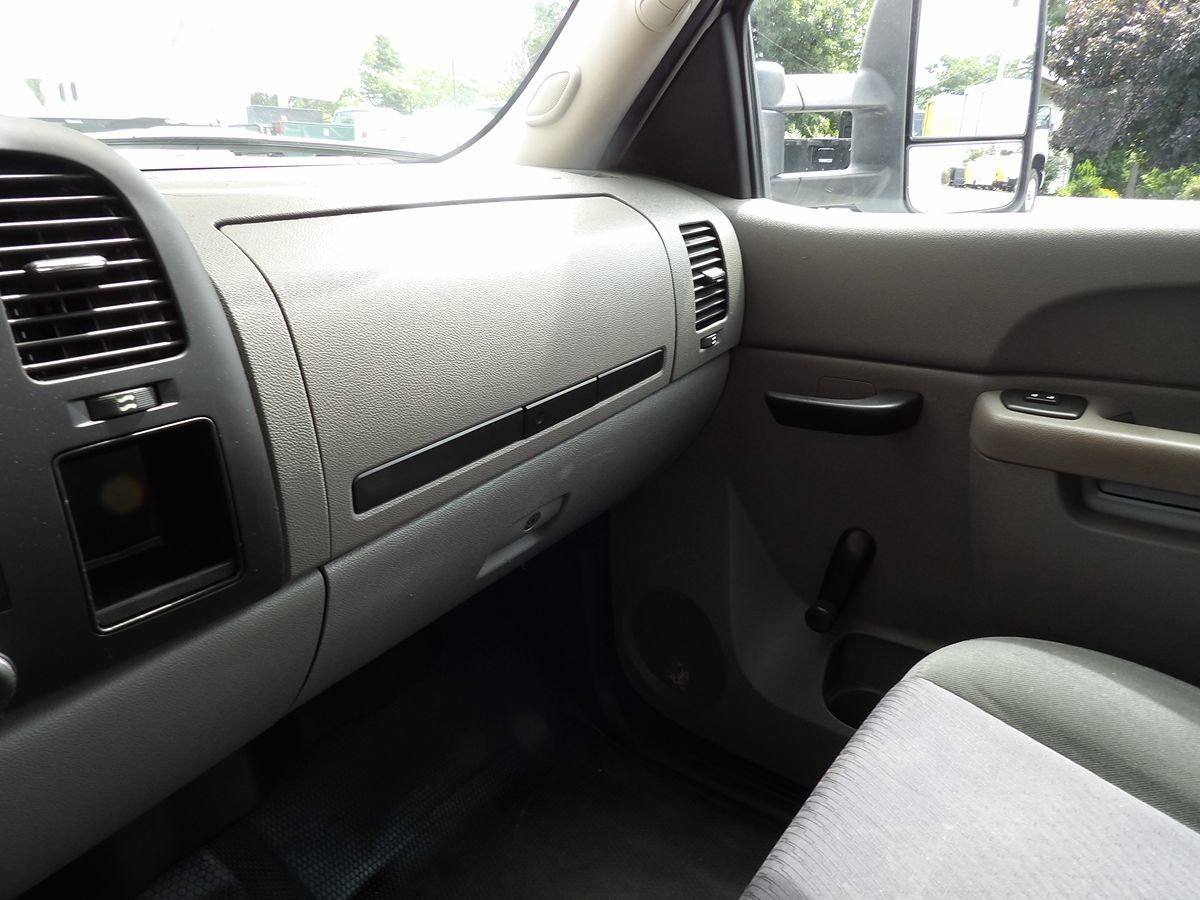 2013 Chevrolet Silverado 3500HD Work Truck - Photo 19