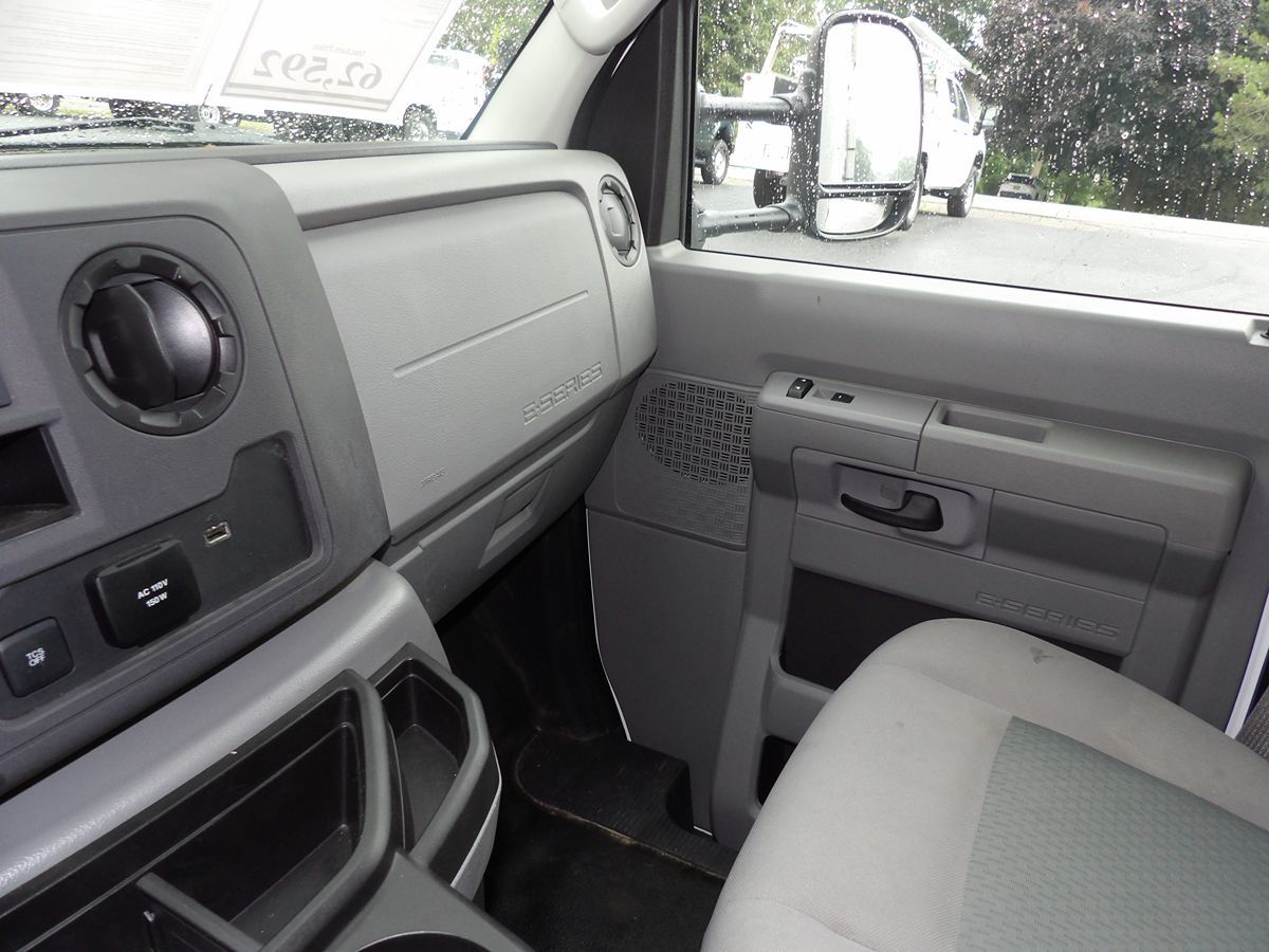2025 Ford E-Series Cutaway Base - Photo 18