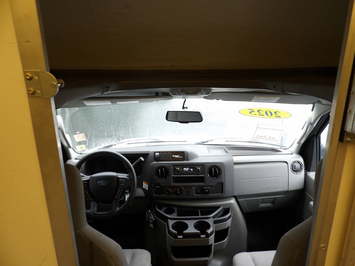 2025 Ford E-Series Cutaway Base - Photo 19