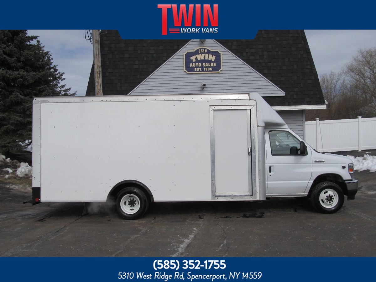 2022 Ford E-350 Cutaway With Side Door DRW 16' box