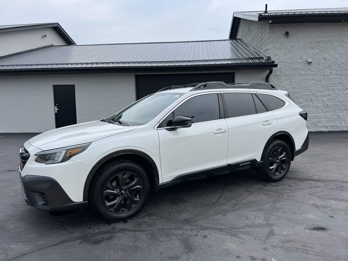 2020 Subaru Outback Onyx Edition XT photo 2