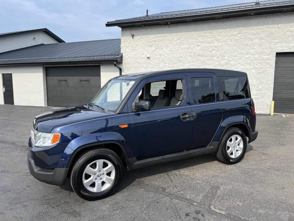 2010 Honda Element LX photo 2