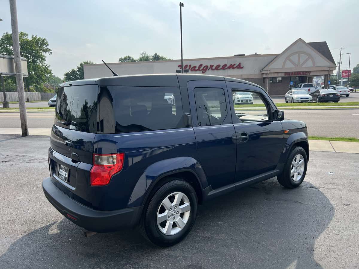2010 Honda Element LX photo 5