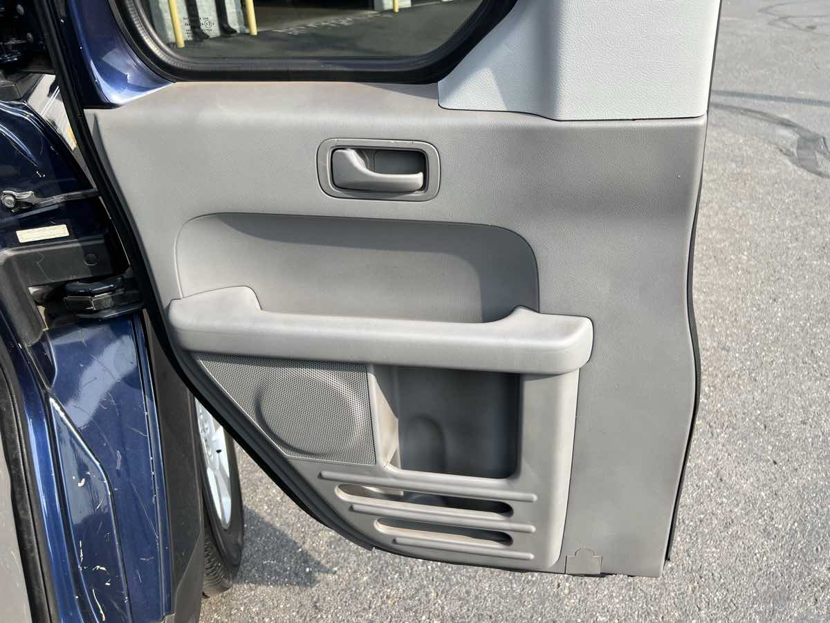 2010 Honda Element LX photo 13