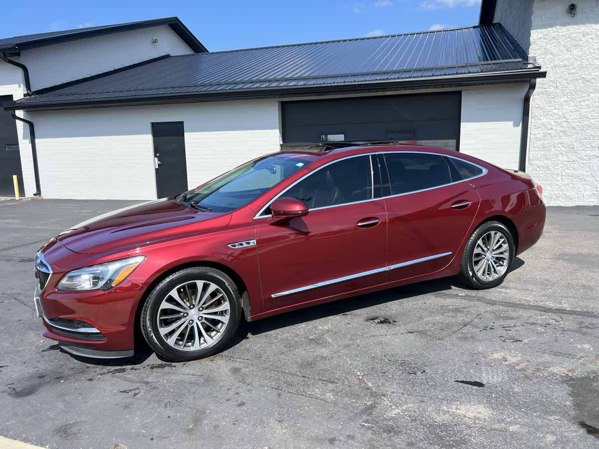 2017 Buick LaCrosse Premium photo 2