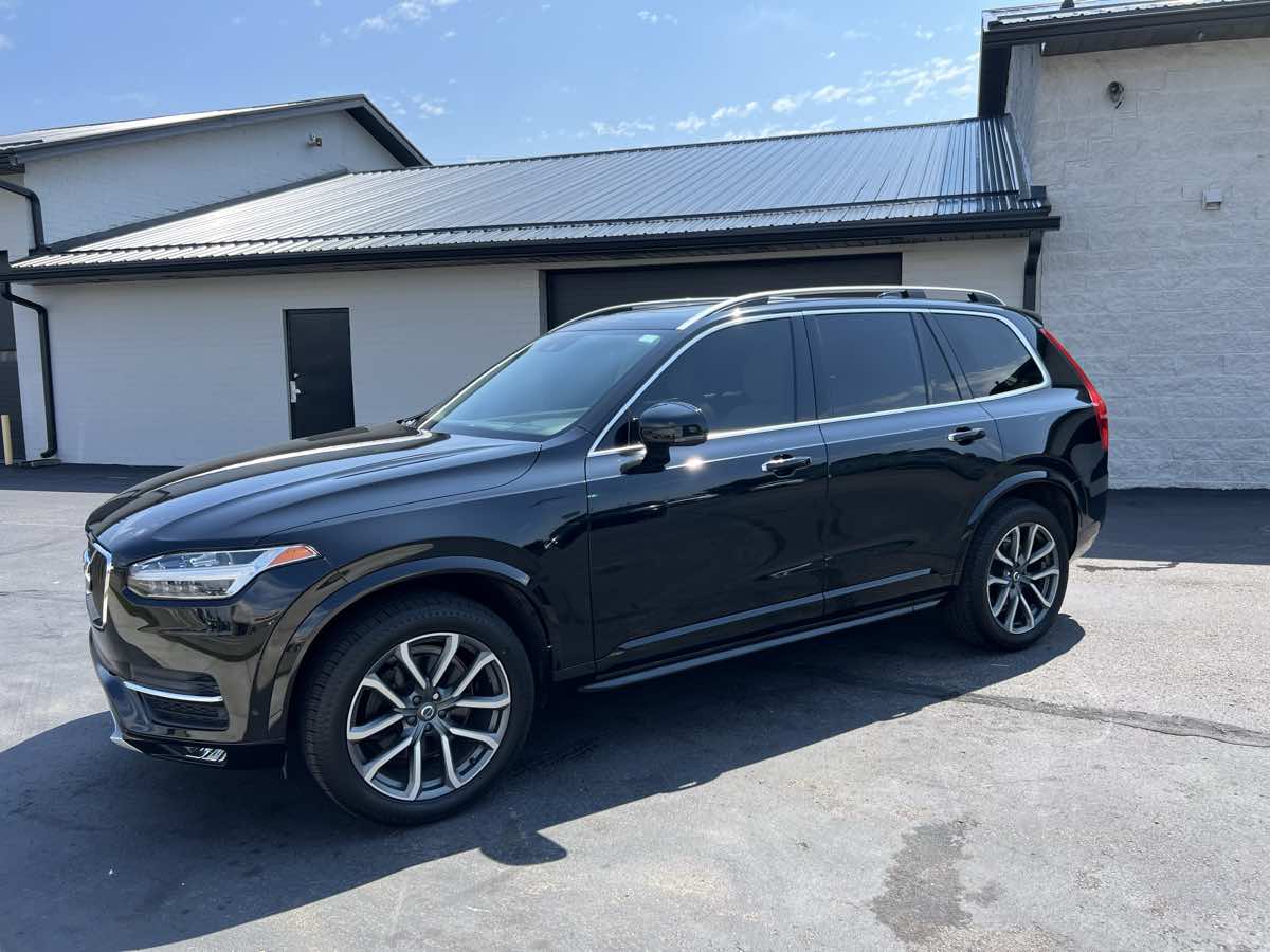 2019 Volvo XC90 Momentum photo 2