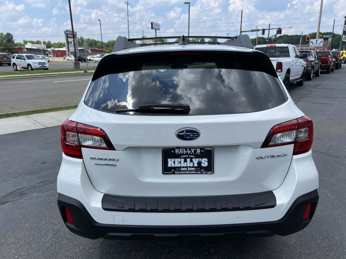 2018 Subaru Outback Limited photo 4