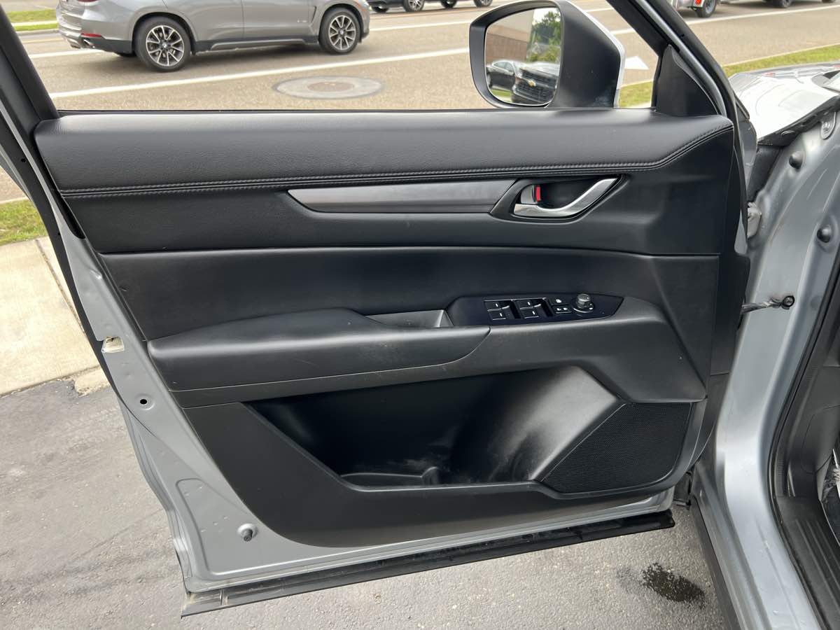 2020 Mazda CX-5 Touring photo 10