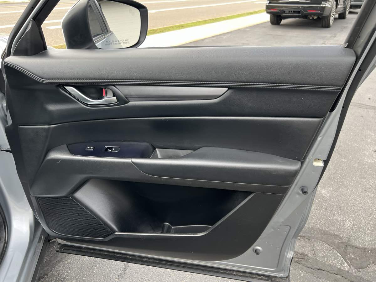 2020 Mazda CX-5 Touring photo 19