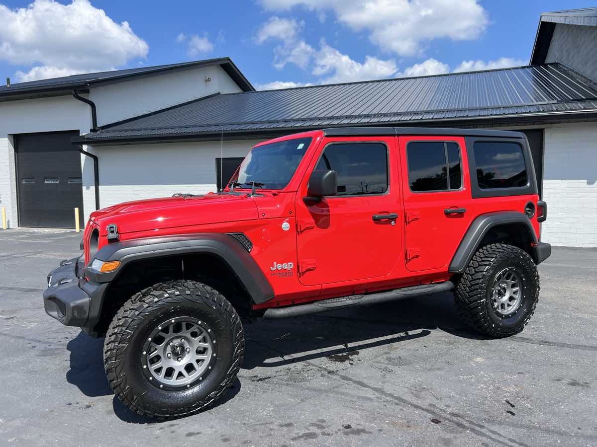 2018 Jeep Wrangler Unlimited Sport S photo 2