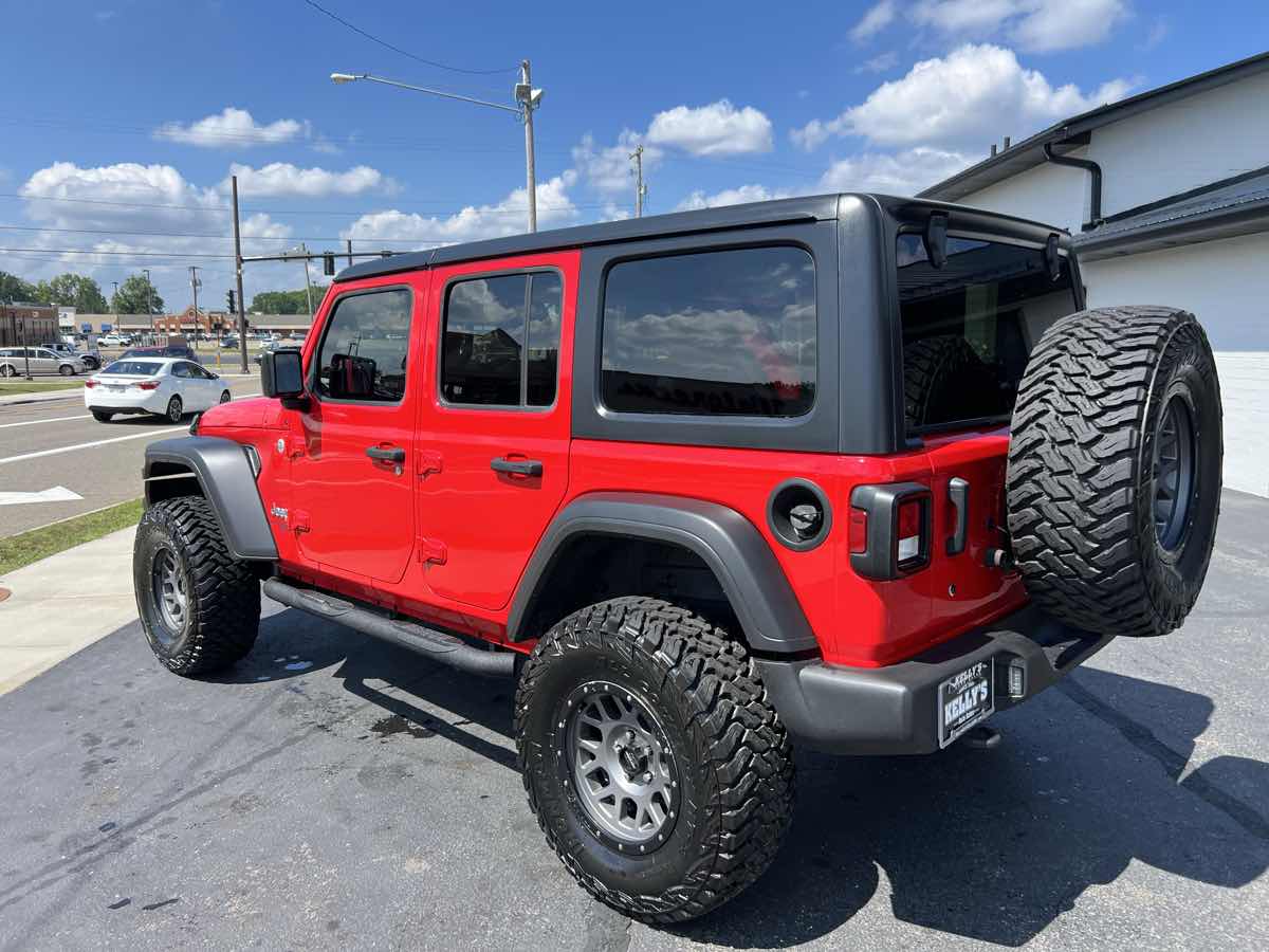 2018 Jeep Wrangler Unlimited Sport S photo 3