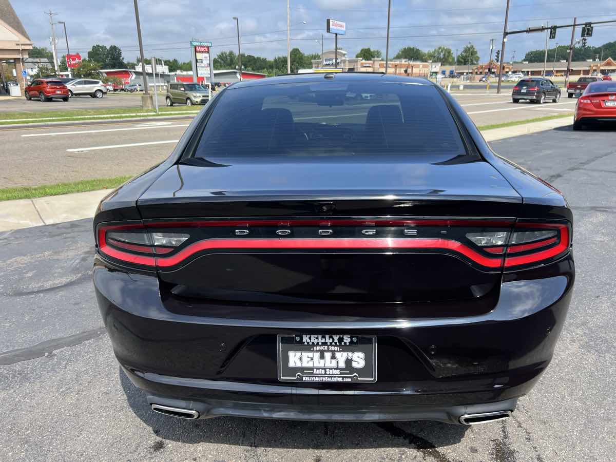 2022 Dodge Charger SXT photo 2