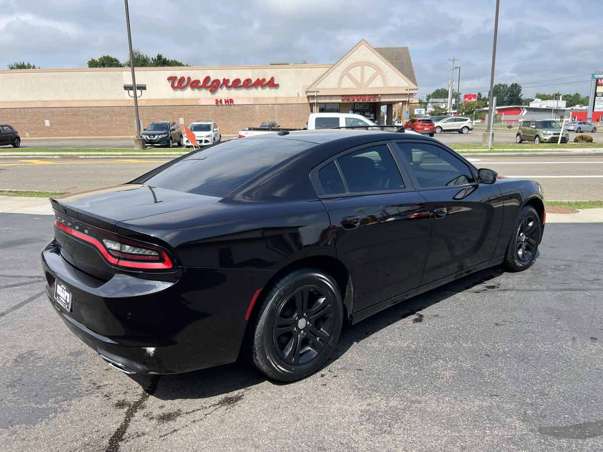 2022 Dodge Charger SXT photo 4