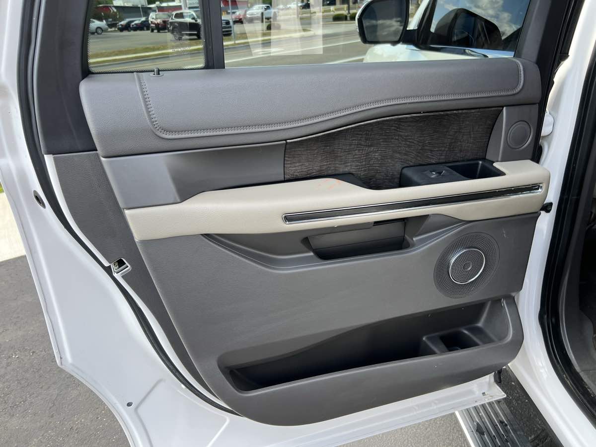 2019 Ford Expedition MAX Limited photo 13