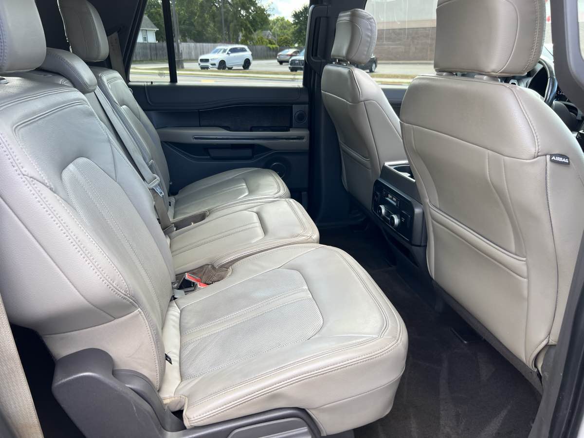 2019 Ford Expedition MAX Limited photo 16