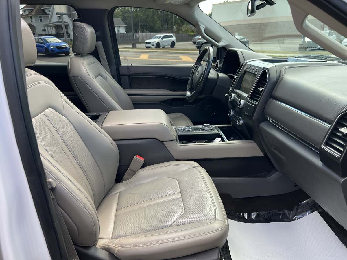 2019 Ford Expedition MAX Limited photo 18