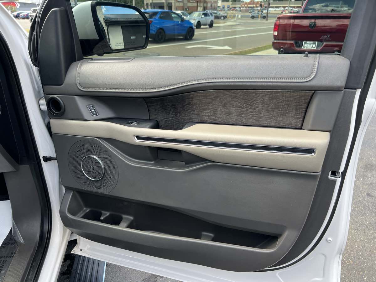 2019 Ford Expedition MAX Limited photo 20