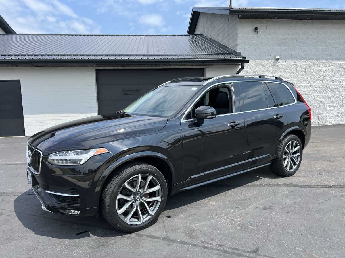 2019 Volvo XC90 Momentum photo 2
