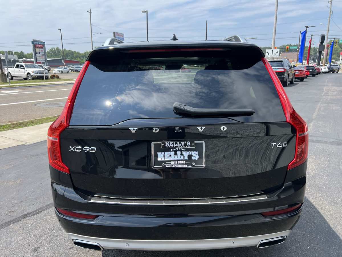 2019 Volvo XC90 Momentum photo 4