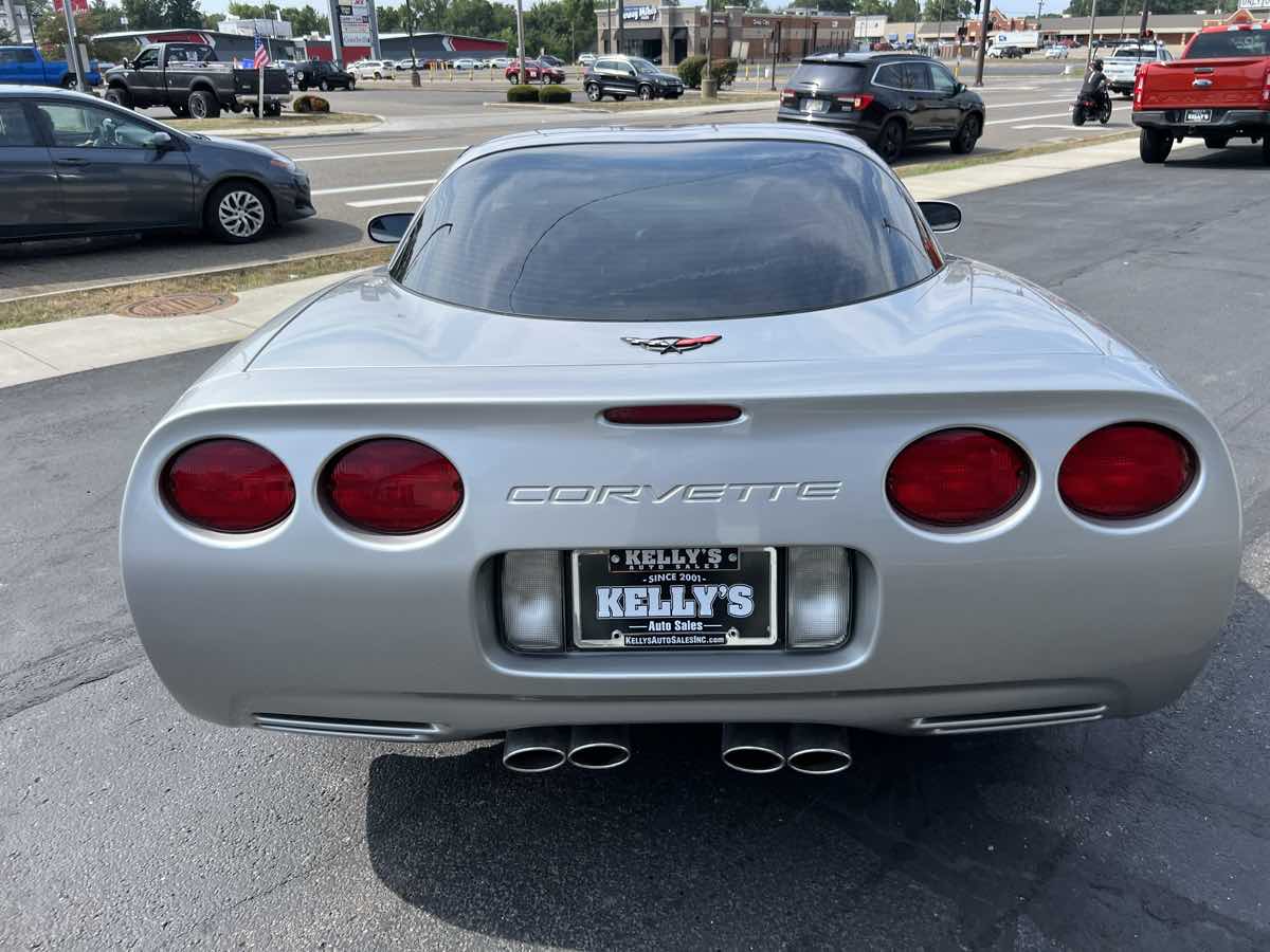 2004 Chevrolet Corvette photo 4