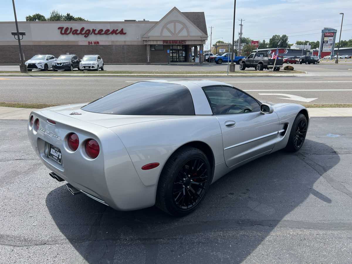 2004 Chevrolet Corvette photo 5